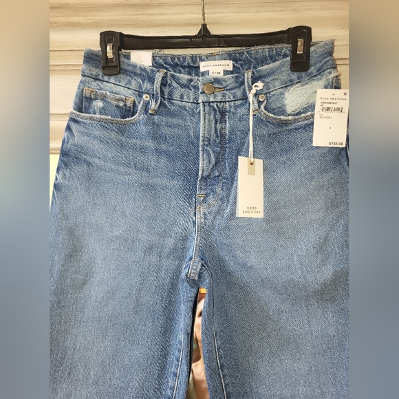 Good American Over-Sizes Distressed Jean - Picture 6 of 12